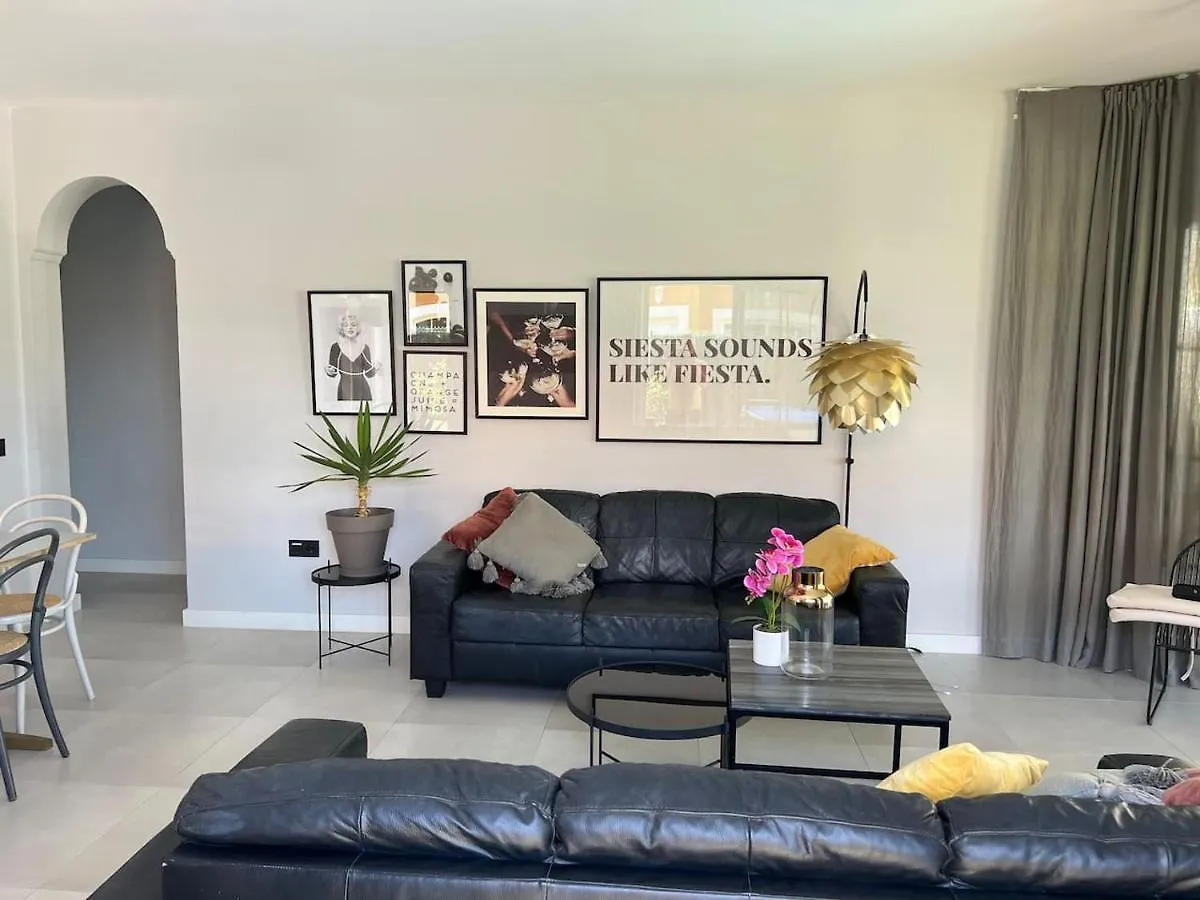 Villa Pearetree - Gorgeous 4 Bedroom Villa With Private Pool 칼레타데푸스테