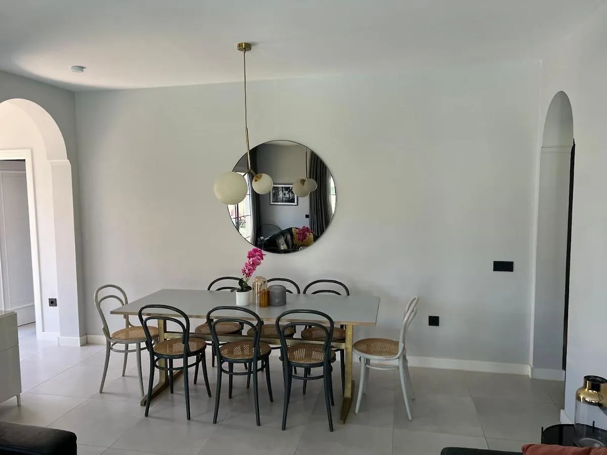Villa Pearetree - Gorgeous 4 Bedroom Villa With Private Pool 칼레타데푸스테 0*,