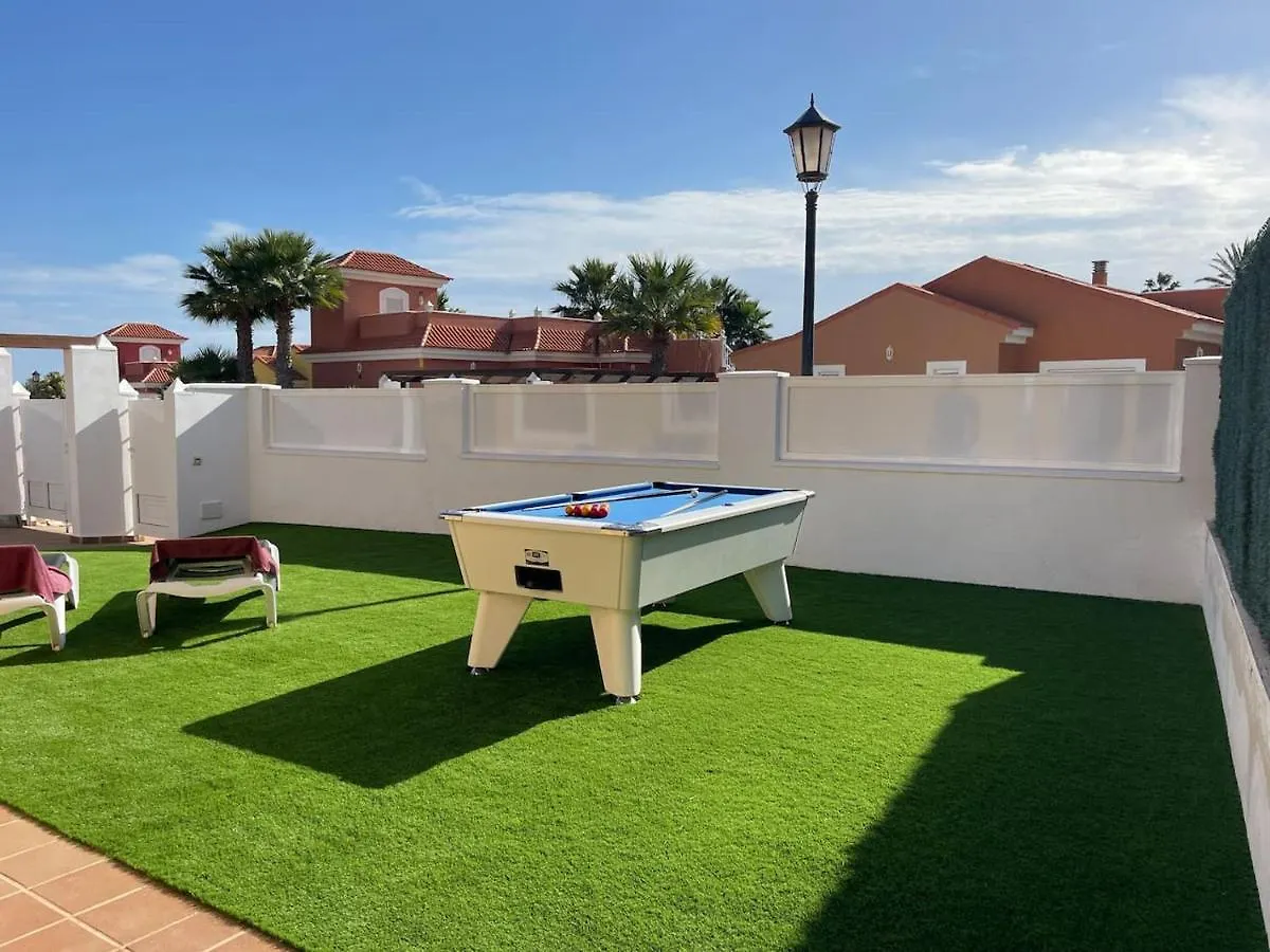 Villa Pearetree - Gorgeous 4 Bedroom Villa With Private Pool 칼레타데푸스테 0*,