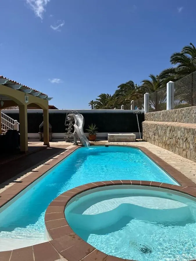 Villa Pearetree - Gorgeous 4 Bedroom Villa With Private Pool 칼레타데푸스테