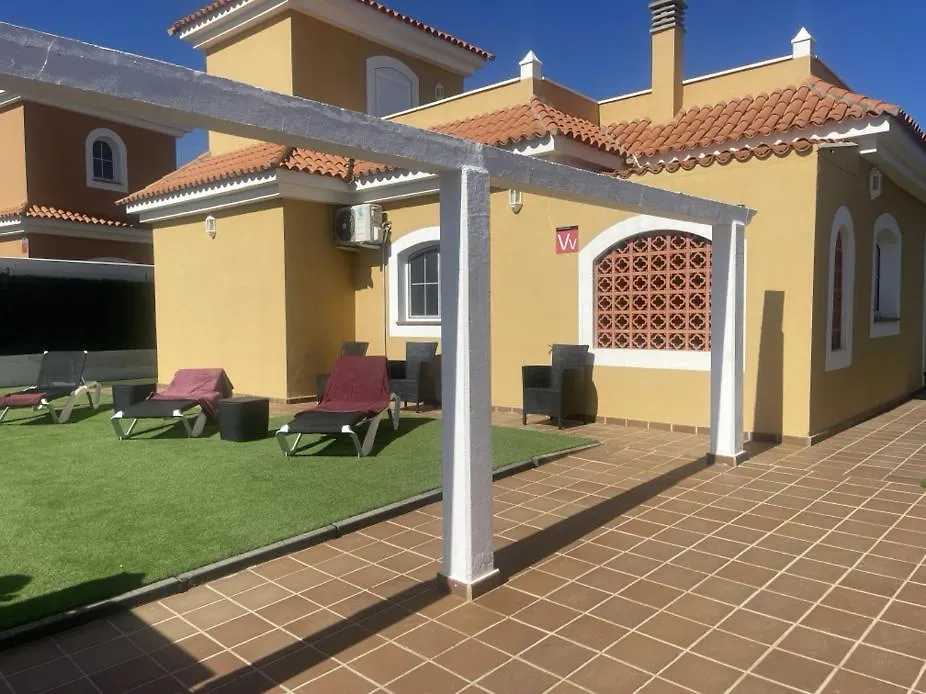 Villa Pearetree - Gorgeous 4 Bedroom Villa With Private Pool 칼레타데푸스테